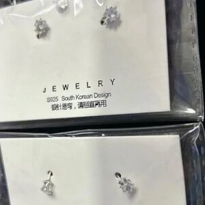 NWT Star Earrings